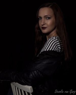 Auteur model Elena - 
Bestandsdatum : 30-11-2018