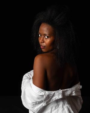 Auteur model Miemie  - 
Artiest : Jan Van Overvelt
Copyright : Jan Van Overvelt

Camera : Canon Canon EOS 800D
Fotodatum : 18-10-2024