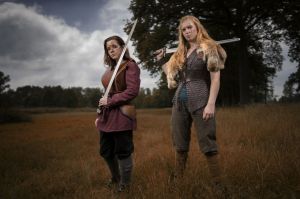Auteur fotograaf Claus - Modellen Beatrice Guillome en Lotte Knops. Thema Viking Shieldmaiden