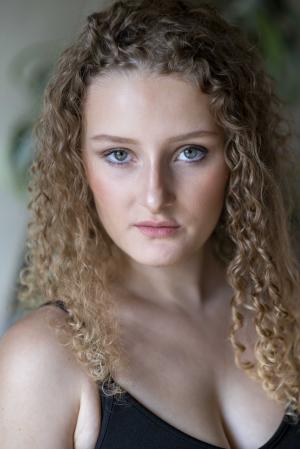 Auteur model Emelie Las - 
Artiest : RIK VAN LOOCK
Copyright : ALLE RECHTEN VOORBEHOUDEN

Camera : FUJIFILM X-T4
Fotodatum : 14-07-2023