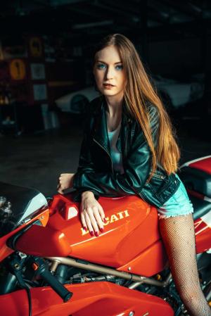 Auteur model Kayleigh De Kerpel - Model: Kayleigh De Kerpel
Fotograaf: Samuel Algoet