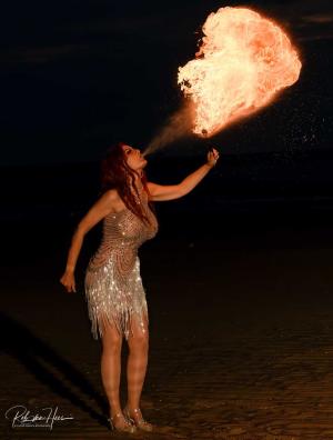 Auteur fotograaf lumen_captum_photography - Donia, Fire breather