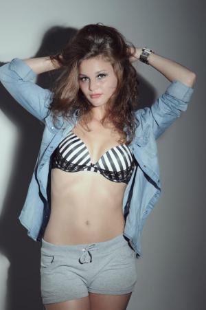 van Laura Brand 