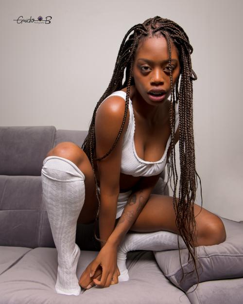 Auteur fotograaf GuidoB - Shoot met Spaans model in studio appartement