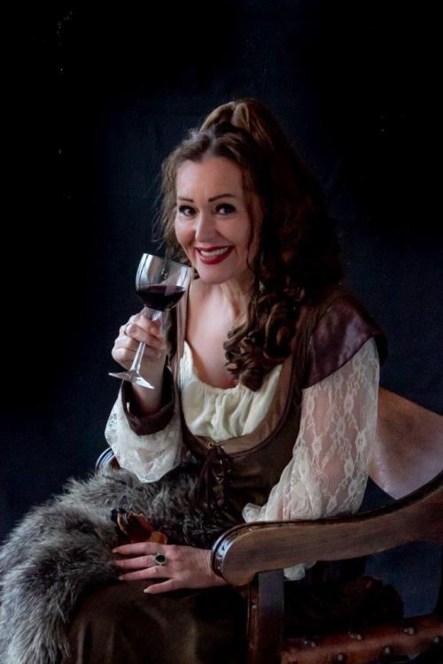 Auteur model MonaDina - 