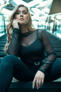 model Emily Van Leeuwen