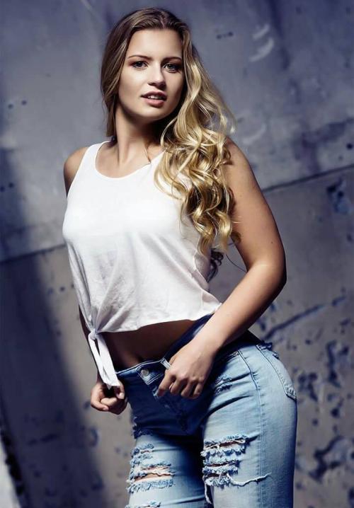 Auteur model Michelle Zomerdijk - 