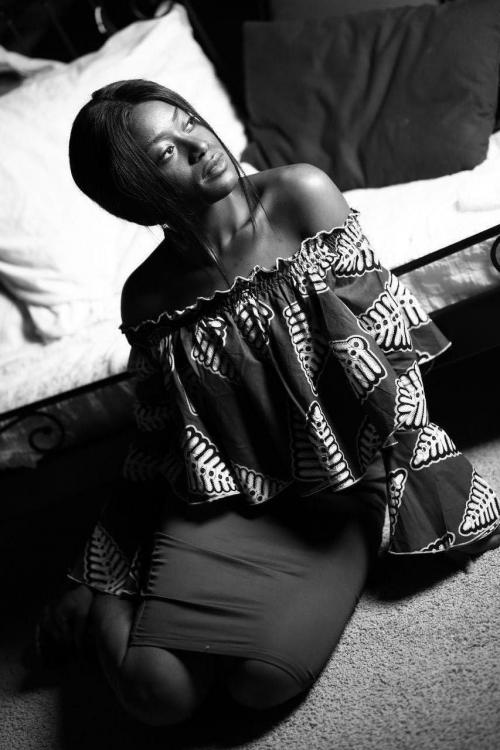 Auteur model Sandra Sarkodie - 