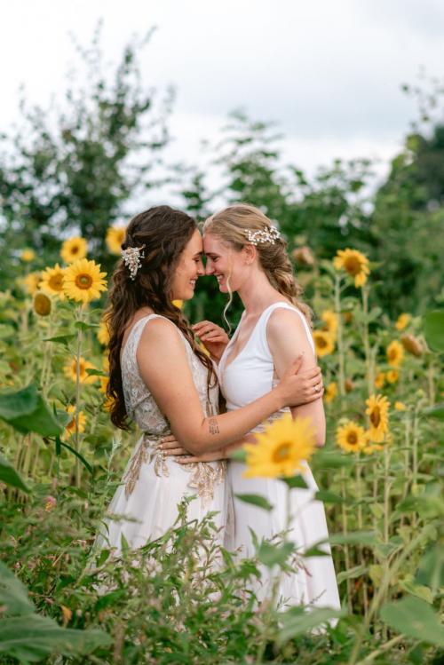 Auteur fotograaf Look Beautiful - Koppel: De Regenboog Meisjes (Lynn en Natalie), Fotograaf: Hadassah Fotografeert, 
Videograaf: Jippey Media, 
MUAH: Lo