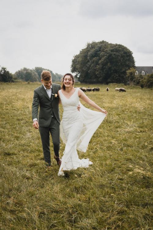 Auteur fotograaf Look Beautiful - Koppel: Karin & Maurice, Fotograaf: Stories About You
Videograaf: Jippey Media, 
Locatie: De Zoete Geest, 
MUAH: Look