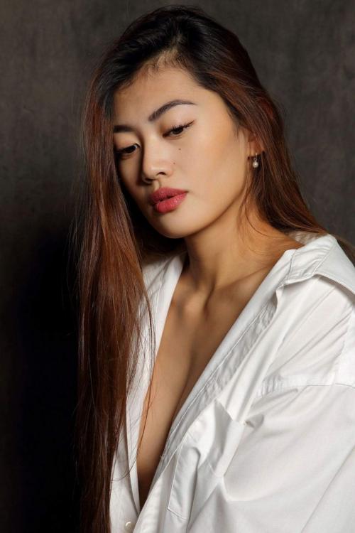 Auteur model Suhansa Chanpheng - 