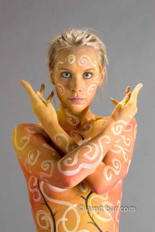 Auteur fotograaf Amit Bar - Bodypainted model in my studio