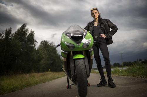 Auteur fotograaf Claus - Alicia met Kawasaki