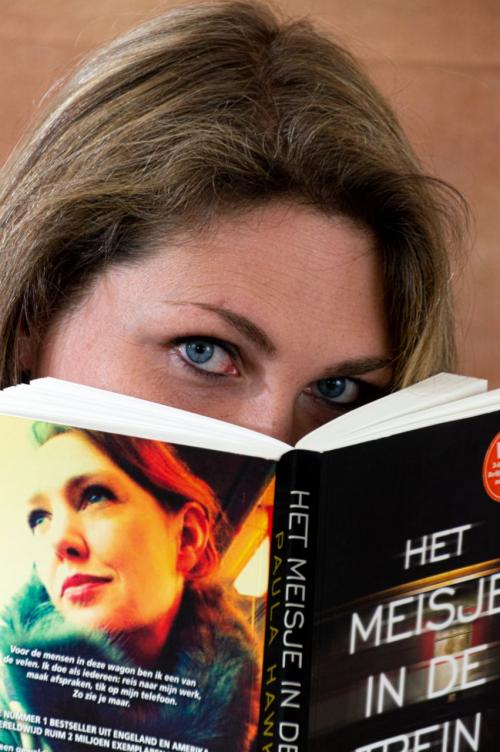 Auteur fotograaf Henri Van Beneden - Boekenshoot met Monica