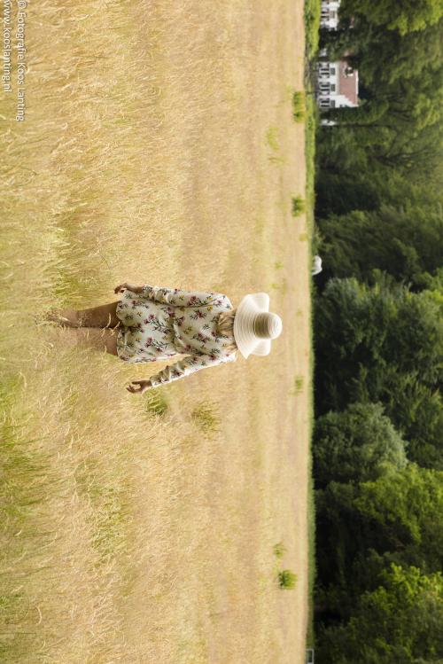 Auteur fotograaf Koos2960 - Dame in het veld