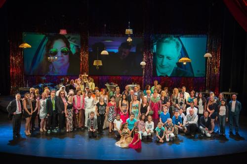 Auteur fotograaf Irma Bijkerk  - Theaterspektakel ‘De Belofte’
Regie: Laurens ten Den
Hoofdrol: Laus Steenbeke (voorzitter voetbalclub)
Bijrol: Irma B