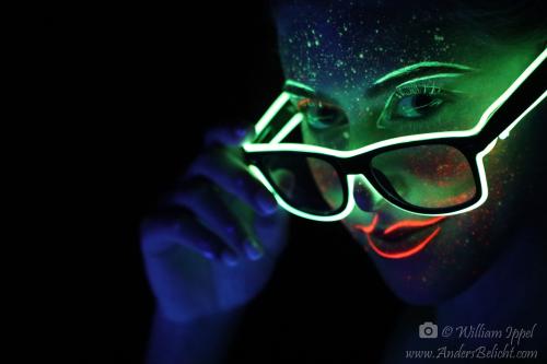 Auteur fotograaf Anders Belicht Beeld - Model Charlotte Neon shoot