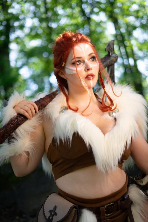 Auteur model Adia - Half elf Barbarian
Design by me
Photographer: Azaleashots
Taken at Elfia arcen 2023