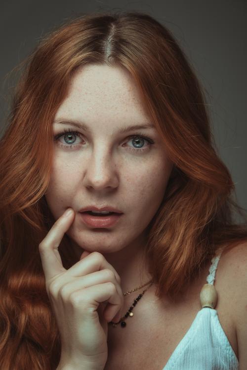 Auteur model Lindsey jonniau - 