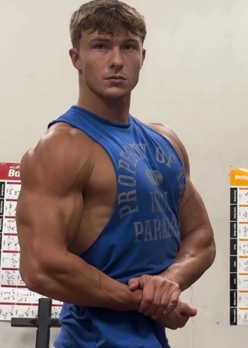 Auteur model maurotrozzipt - 