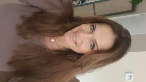 Auteur model Nikki - 