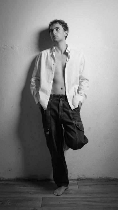 Auteur model Levi van Dam - 