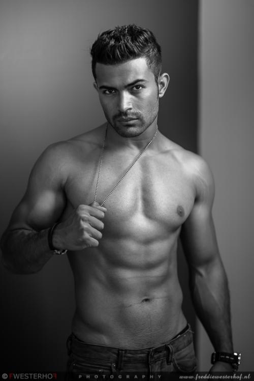 Auteur model Majid Rahimi - 