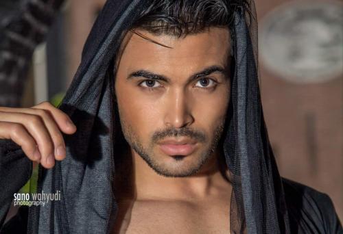 Auteur model Majid Rahimi - 