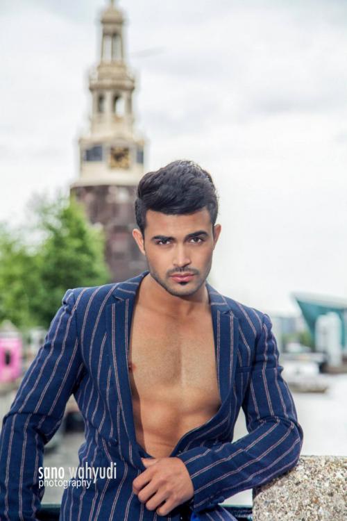 Auteur model Majid Rahimi - 