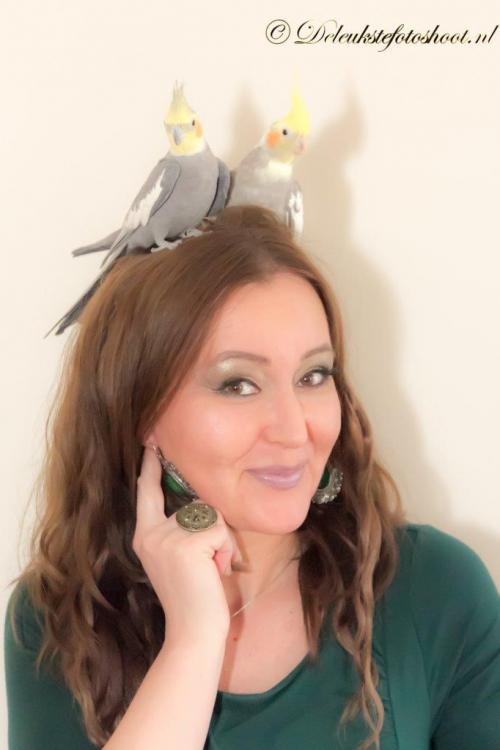 Auteur model MonaDina - Portretfoto met vogels, fotograaf Cor Rauwerda